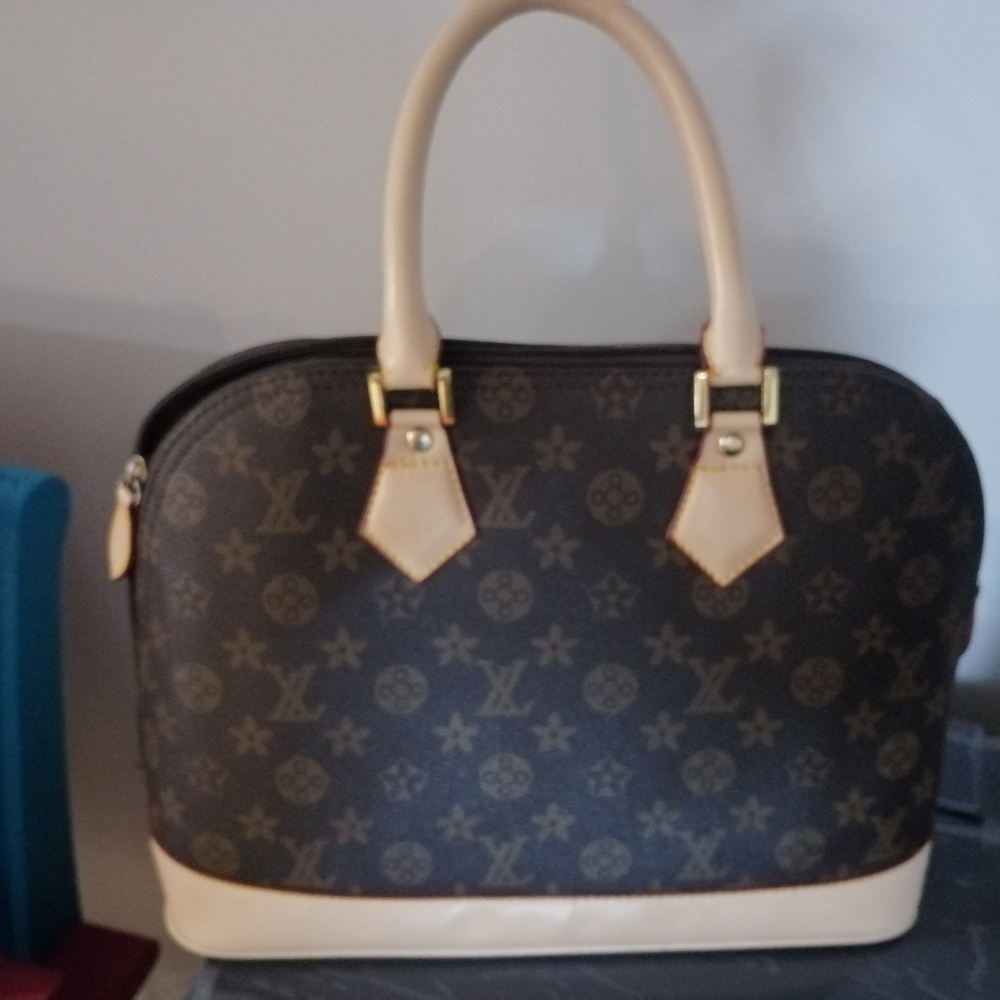 Beautiful handbag beige w/brown